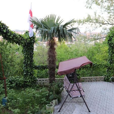 Picnic Hostel Koetaisi Buitenkant foto