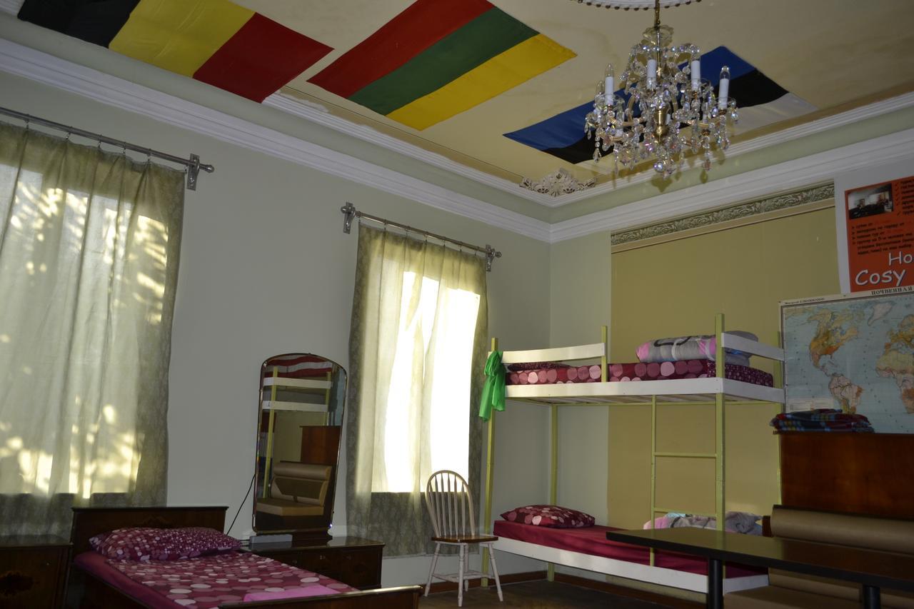Picnic Hostel Koetaisi Buitenkant foto